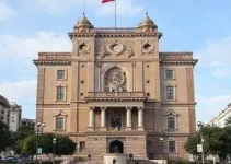 Prefeitura de Eunápolis - BA retifica um dos editai de Processo Seletivo